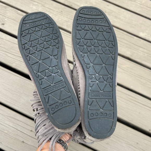 Minnetonka Fringe Bootie with zipper back | Size 7 - Picture 6 of 11